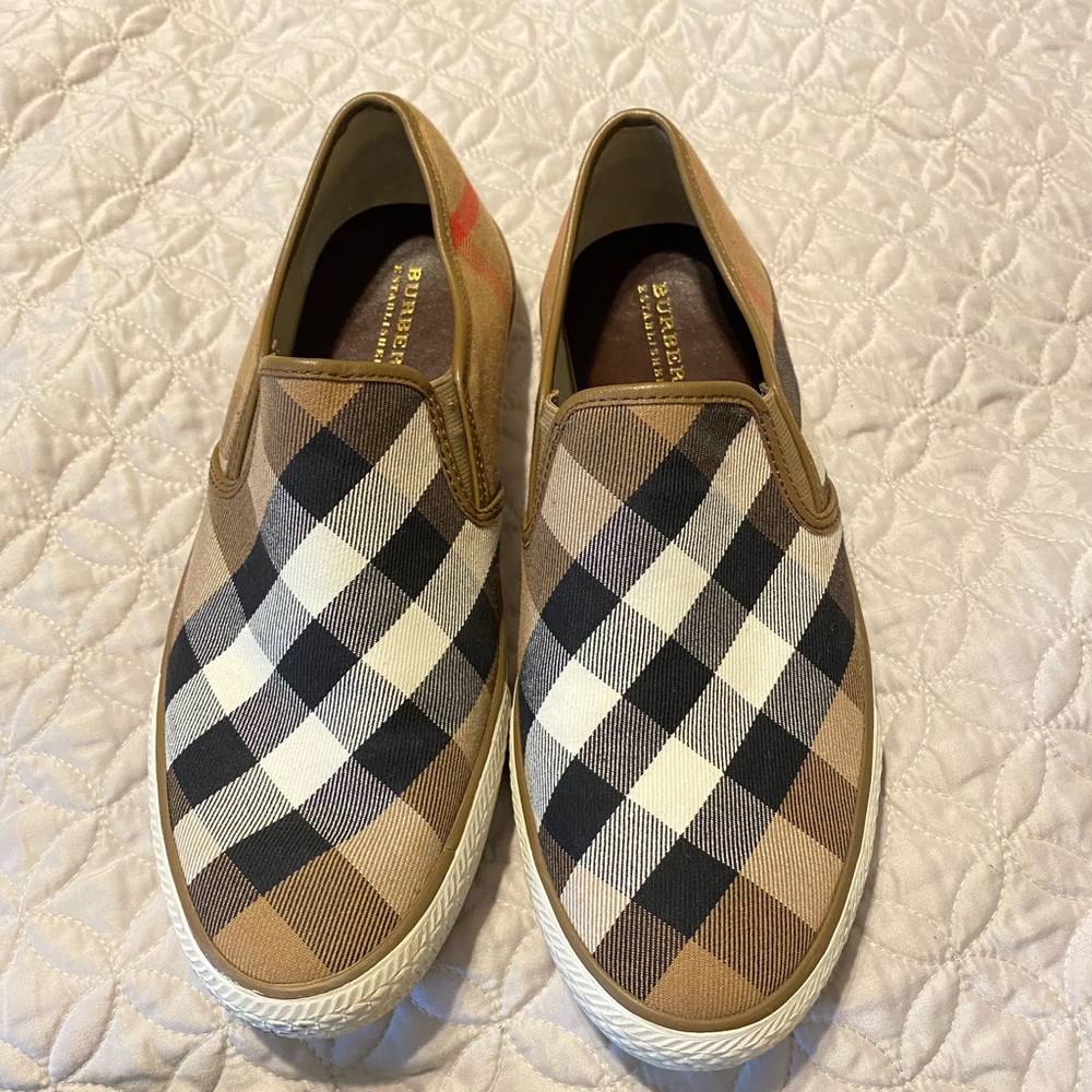 Burberry women checker print size 41